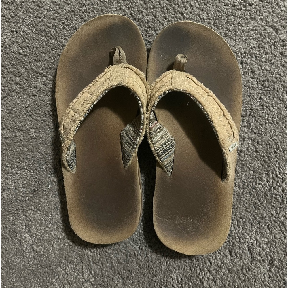 Men’s sanuk flip flops